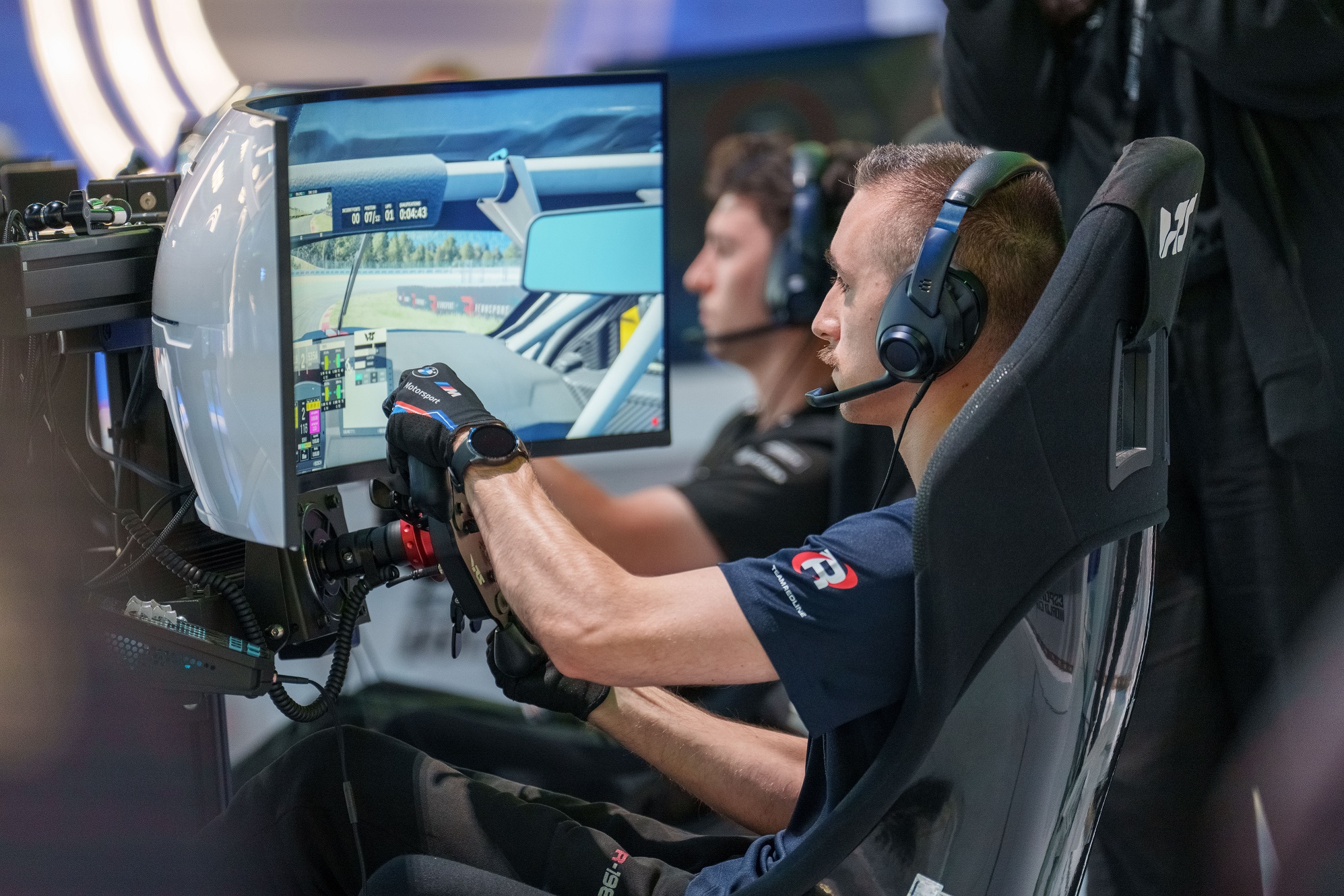 BMW M Team Redline protagonista alla Esports World Cup. Kevin Siggy ha tra i piloti, mentre lui con Job, Bennett e Rietveld a squadre