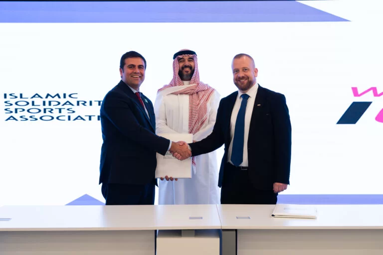 Memorandum of Understanding (MoU) firmato a Riyadh, in Arabia Saudita. L'accordo apre la strada a una partnership strategica tra entrambe le organizzazioni per sviluppare gli Esports tra i membri dell'ISSA